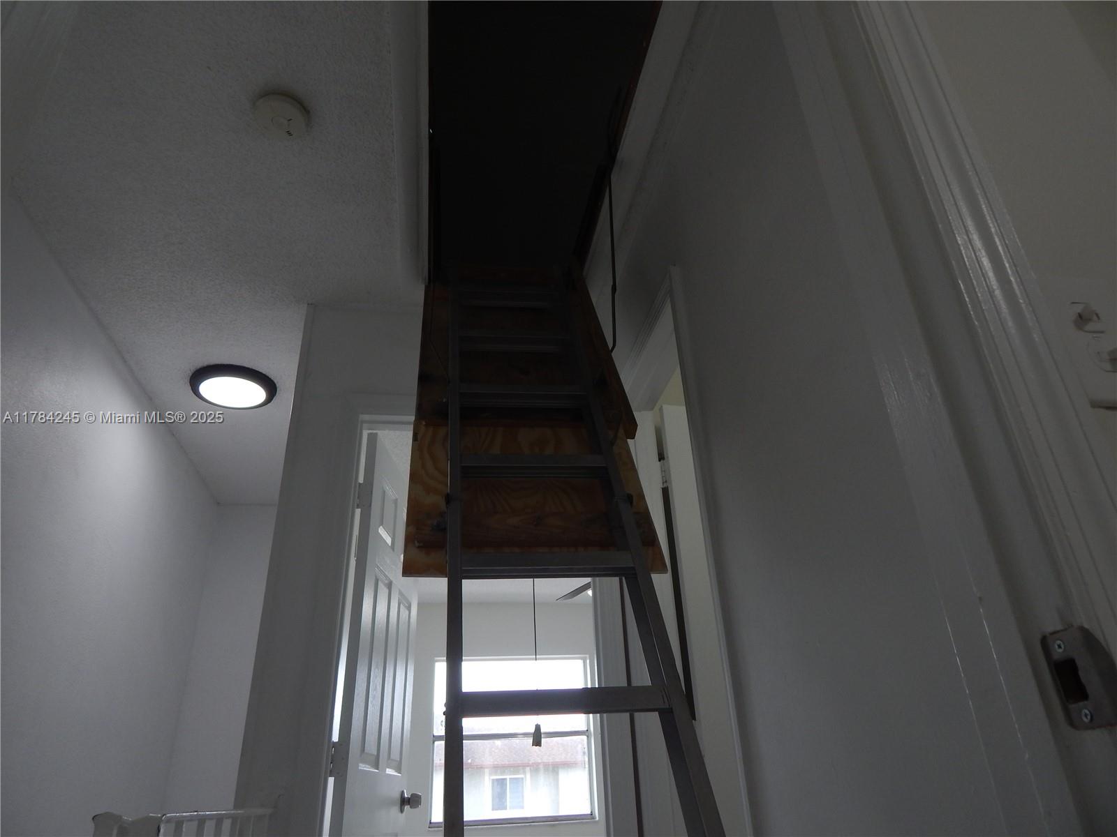 OASIS EN MANGO HILL CONDO - Residential Lease