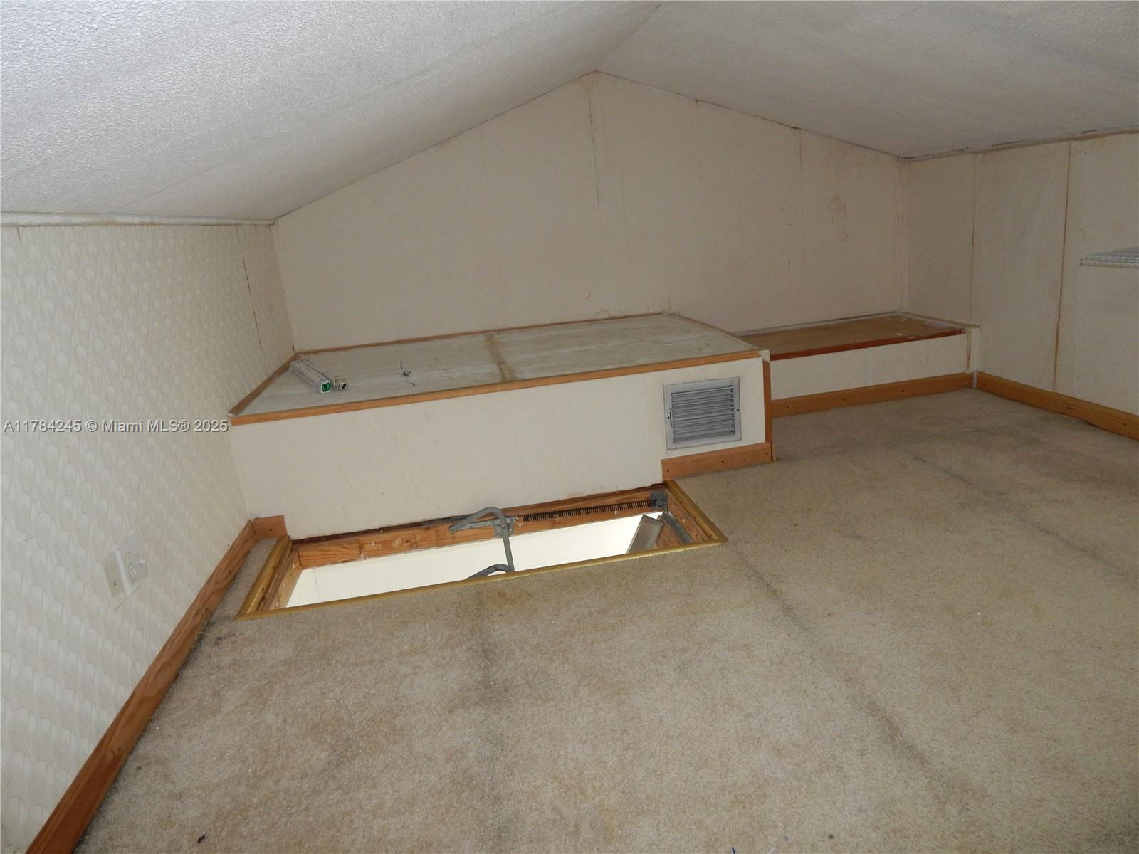 OASIS EN MANGO HILL CONDO - Residential Lease