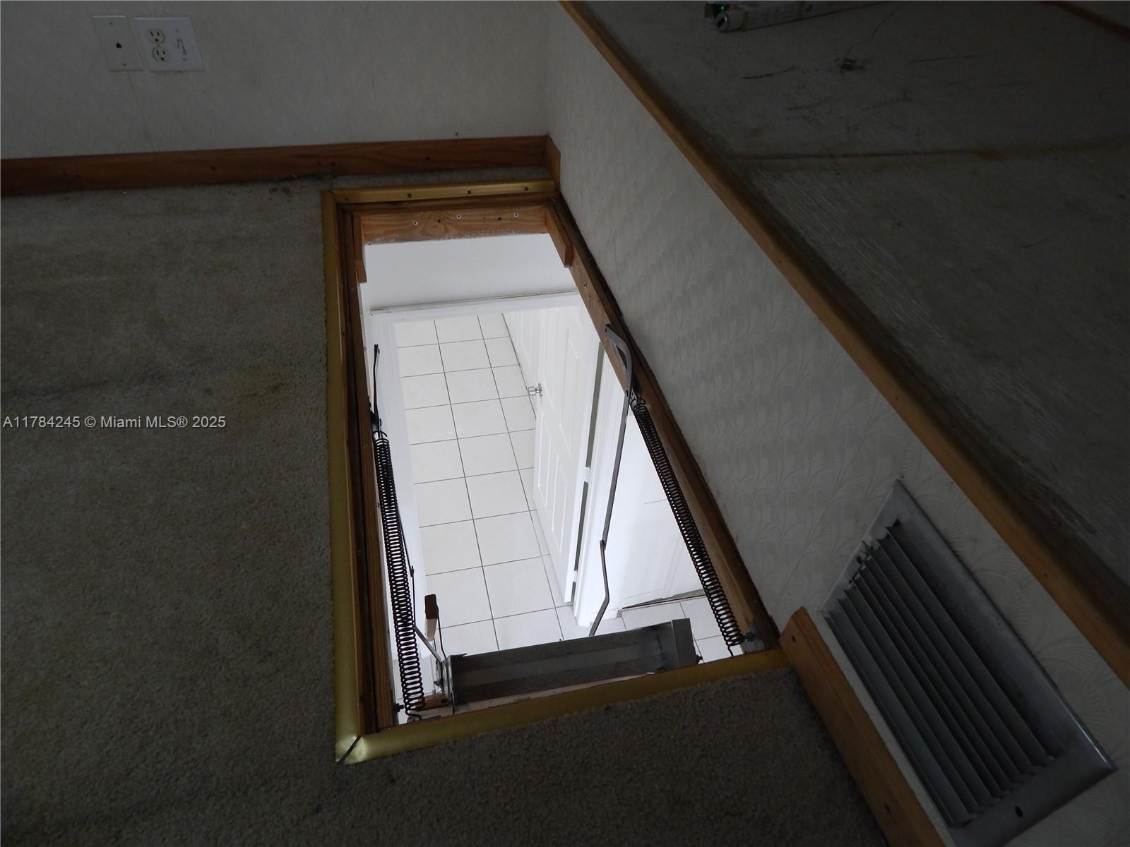 OASIS EN MANGO HILL CONDO - Residential Lease