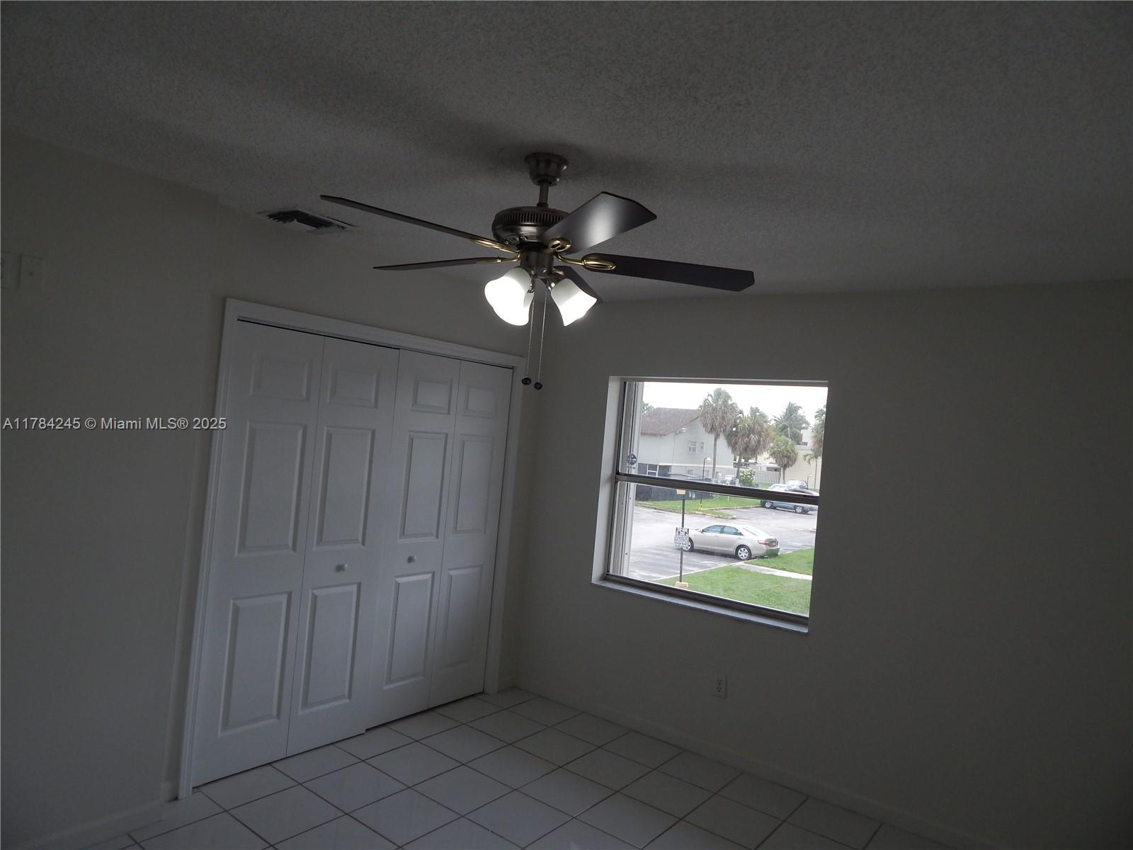 OASIS EN MANGO HILL CONDO - Residential Lease