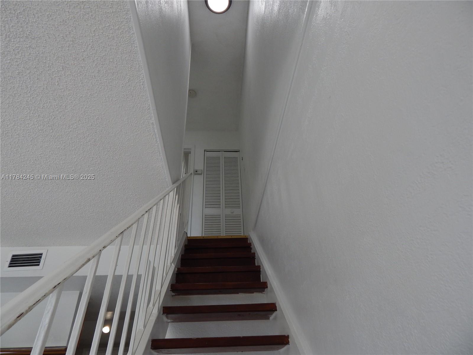 OASIS EN MANGO HILL CONDO - Residential Lease