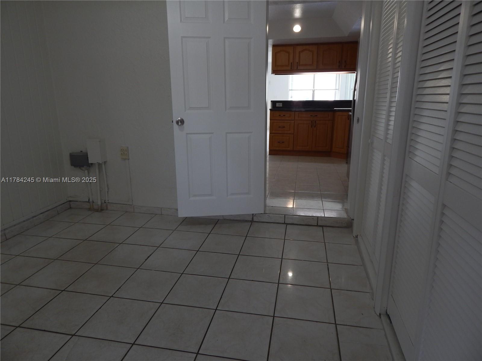 OASIS EN MANGO HILL CONDO - Residential Lease