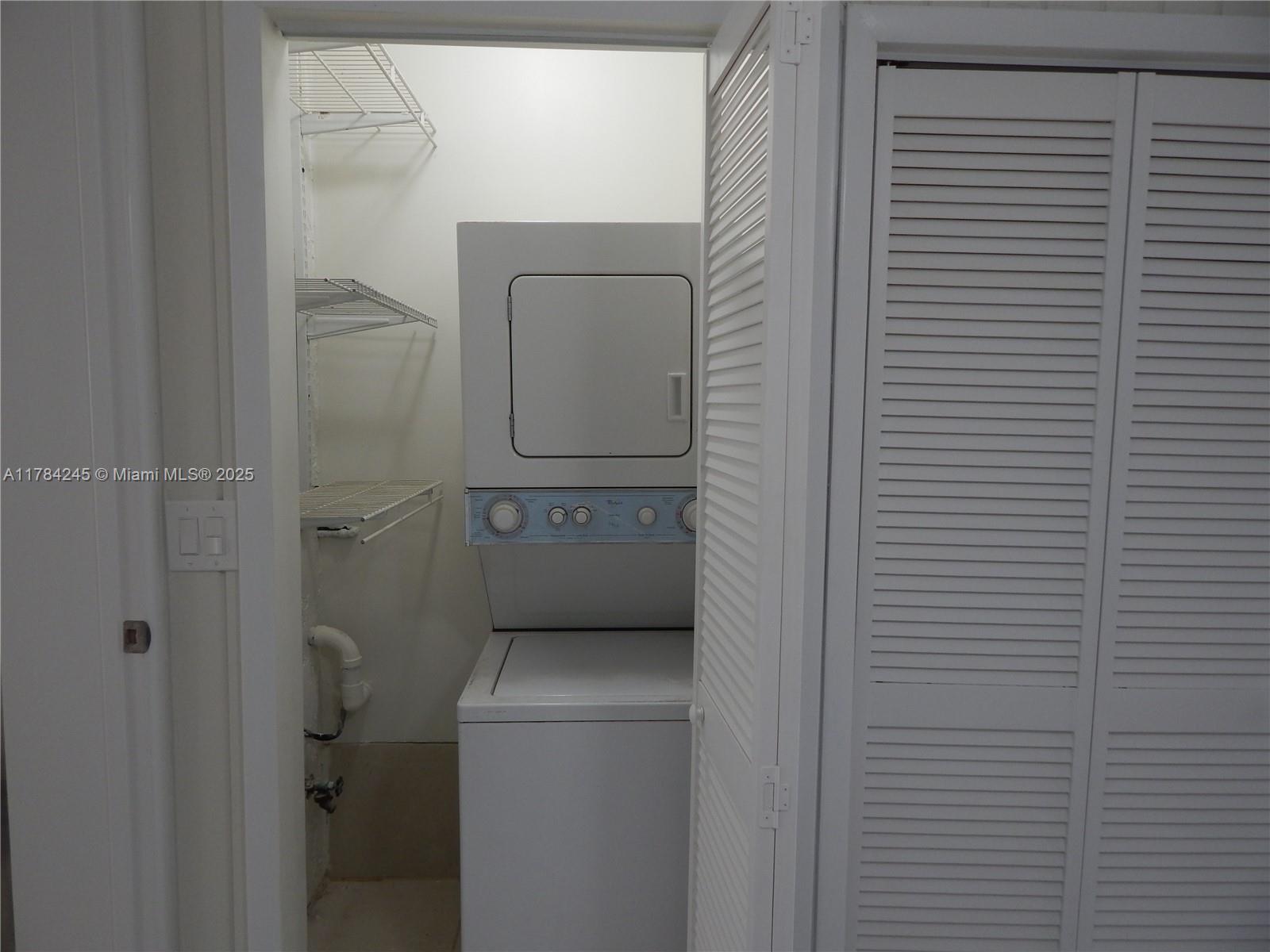 OASIS EN MANGO HILL CONDO - Residential Lease