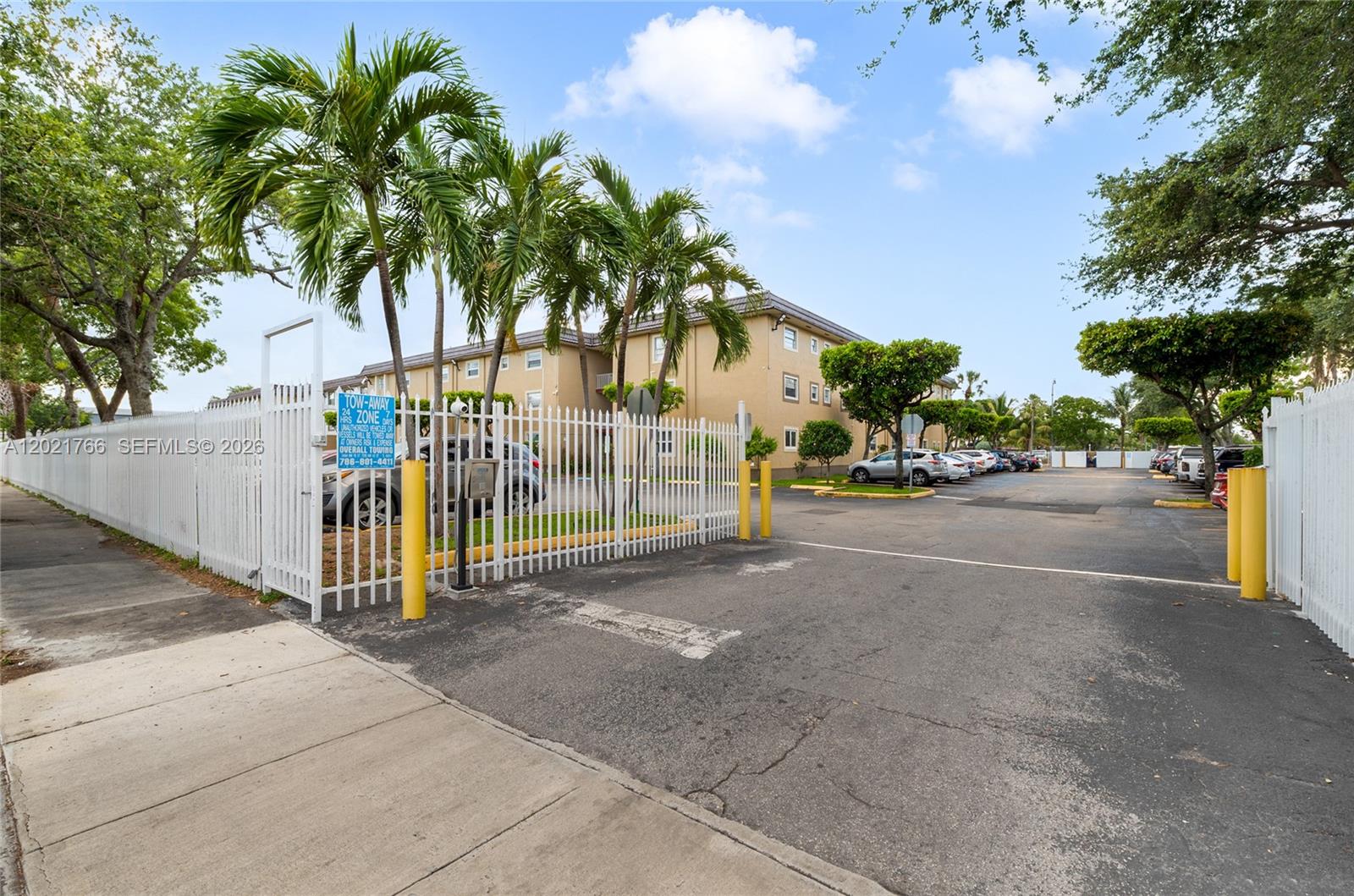 ROYAL PALM GARDENS CONDO - Residential