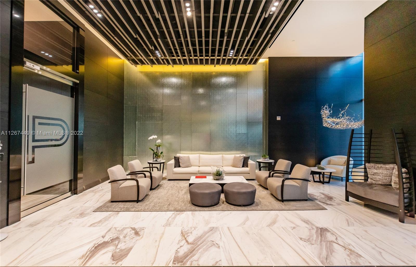 PARAMOUNT MIAMI WORLDCENT - Residential Lease