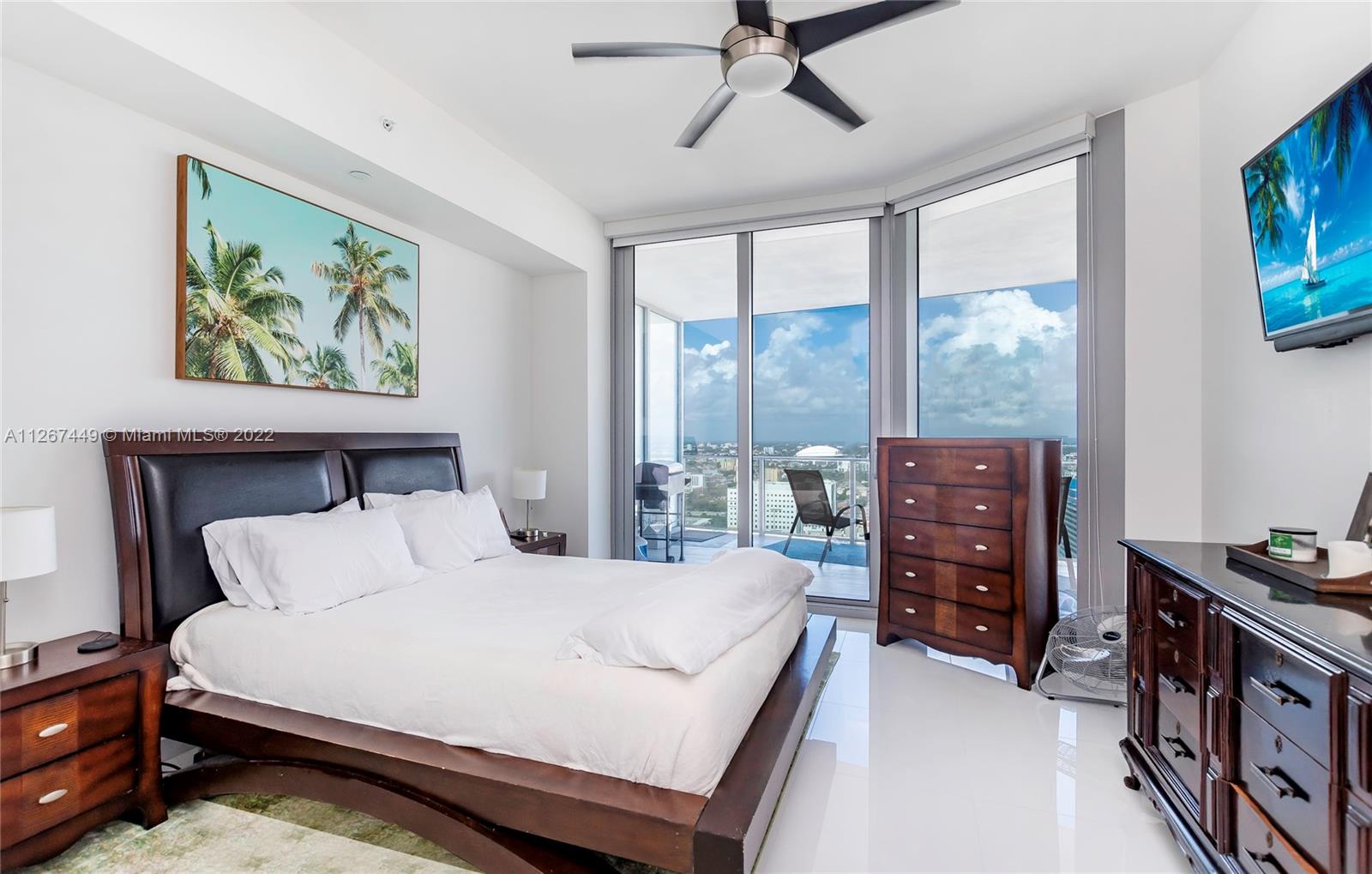 PARAMOUNT MIAMI WORLDCENT - Residential Lease