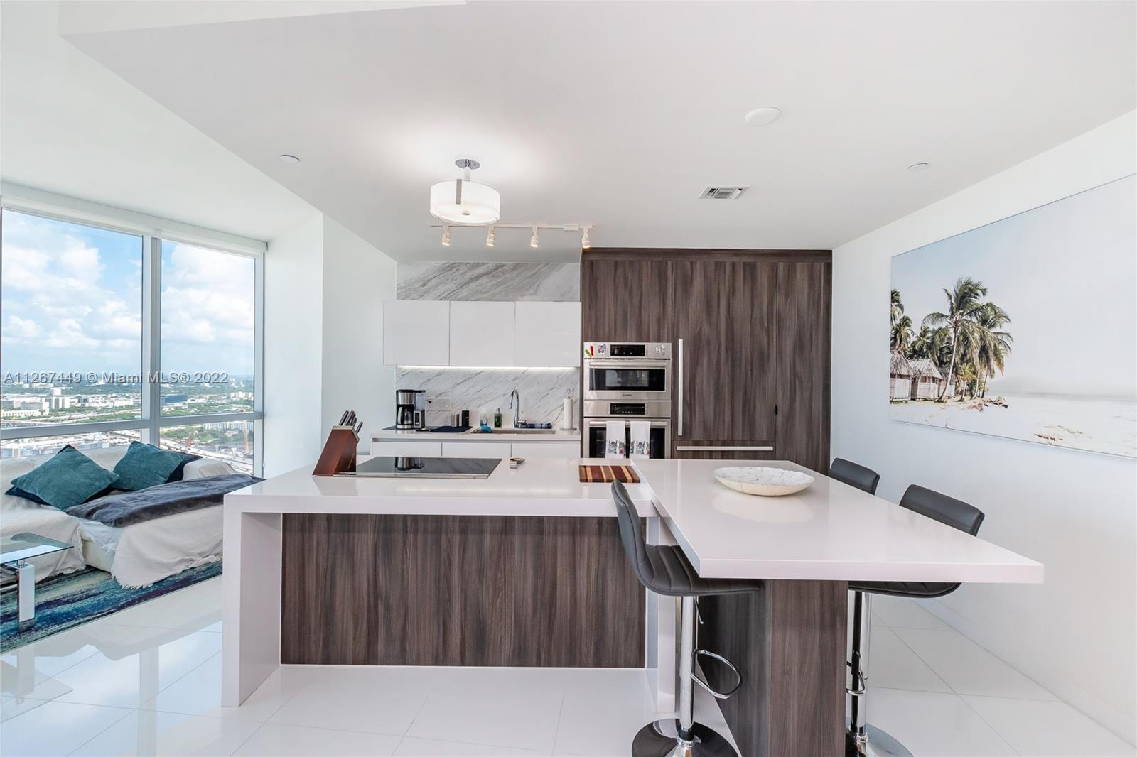 PARAMOUNT MIAMI WORLDCENT - Residential Lease