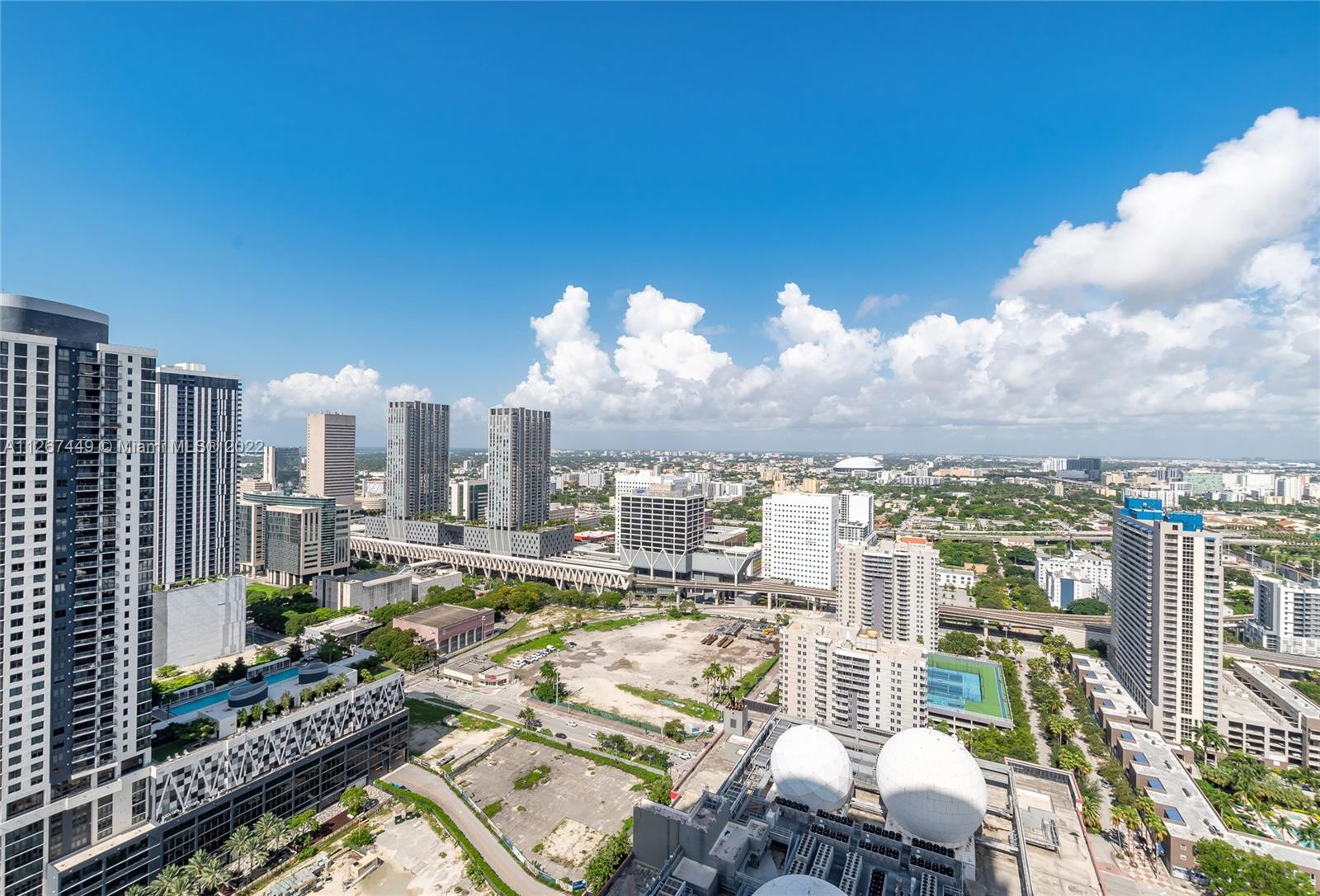 PARAMOUNT MIAMI WORLDCENT - Residential Lease