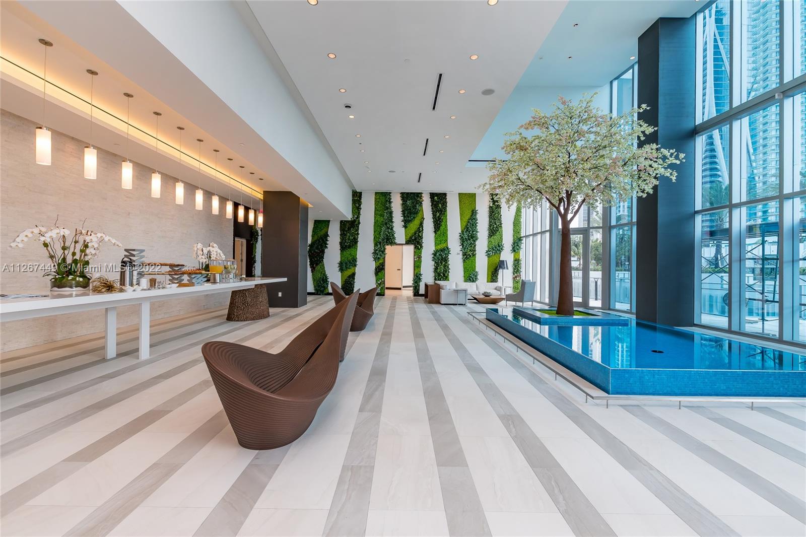 PARAMOUNT MIAMI WORLDCENT - Residential Lease