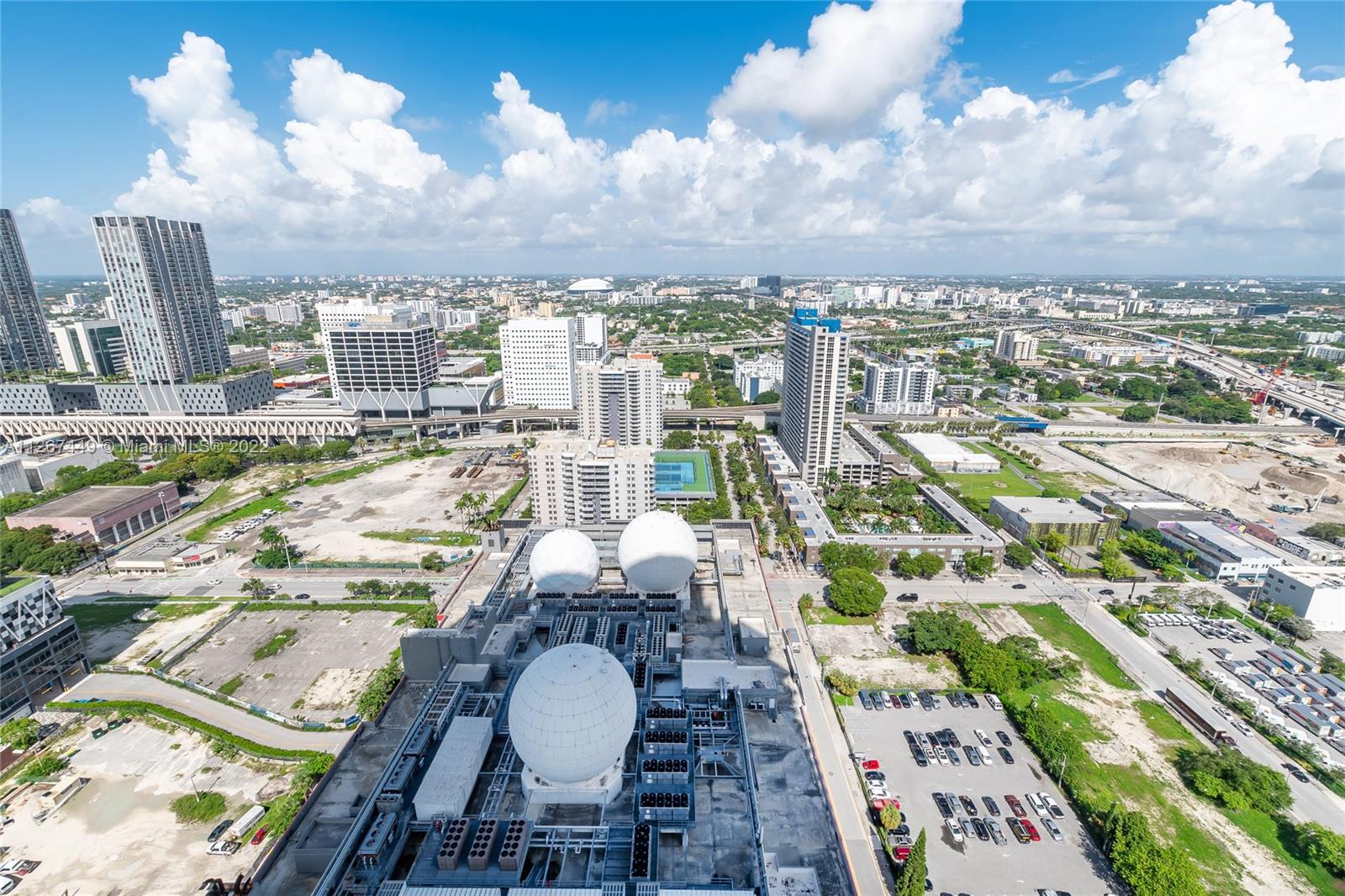 PARAMOUNT MIAMI WORLDCENT - Residential Lease