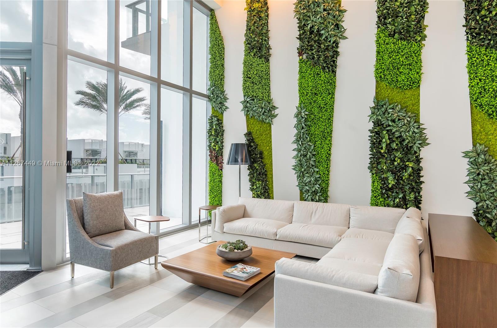 PARAMOUNT MIAMI WORLDCENT - Residential Lease