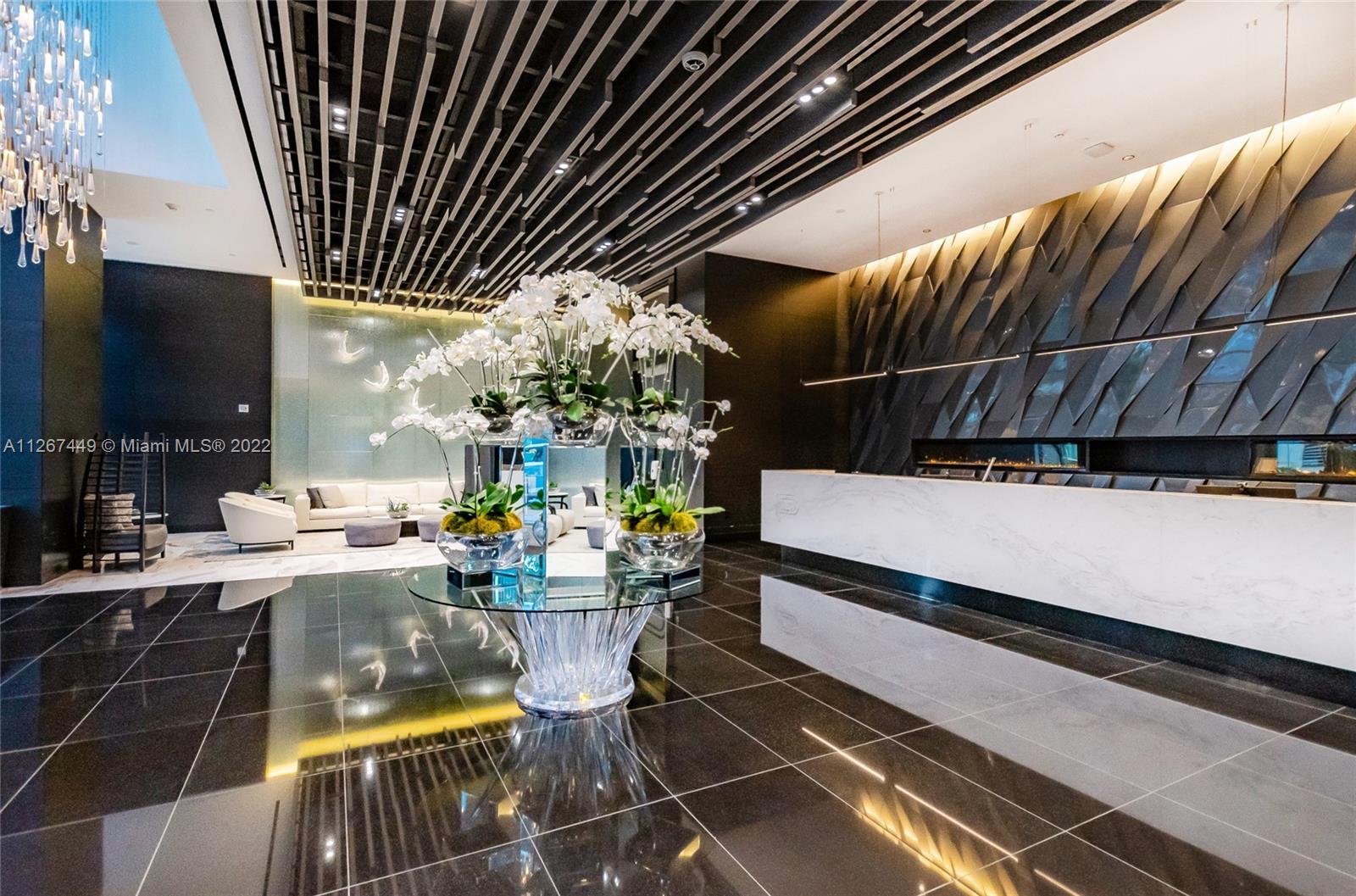 PARAMOUNT MIAMI WORLDCENT - Residential Lease