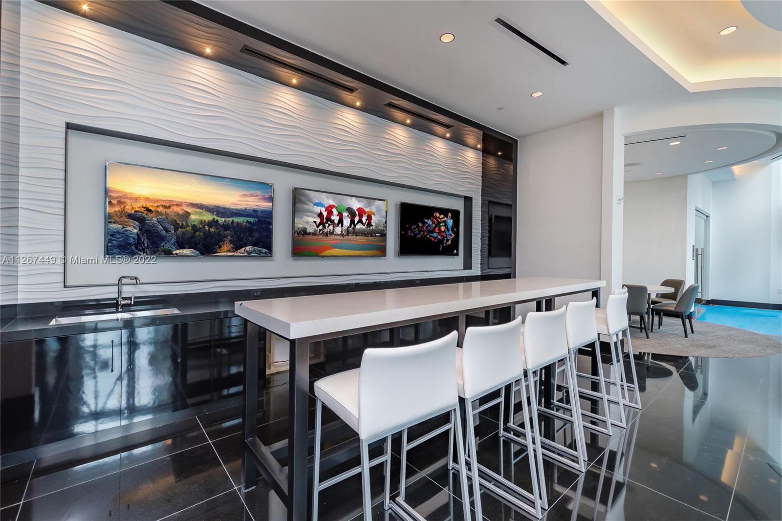 PARAMOUNT MIAMI WORLDCENT - Residential Lease