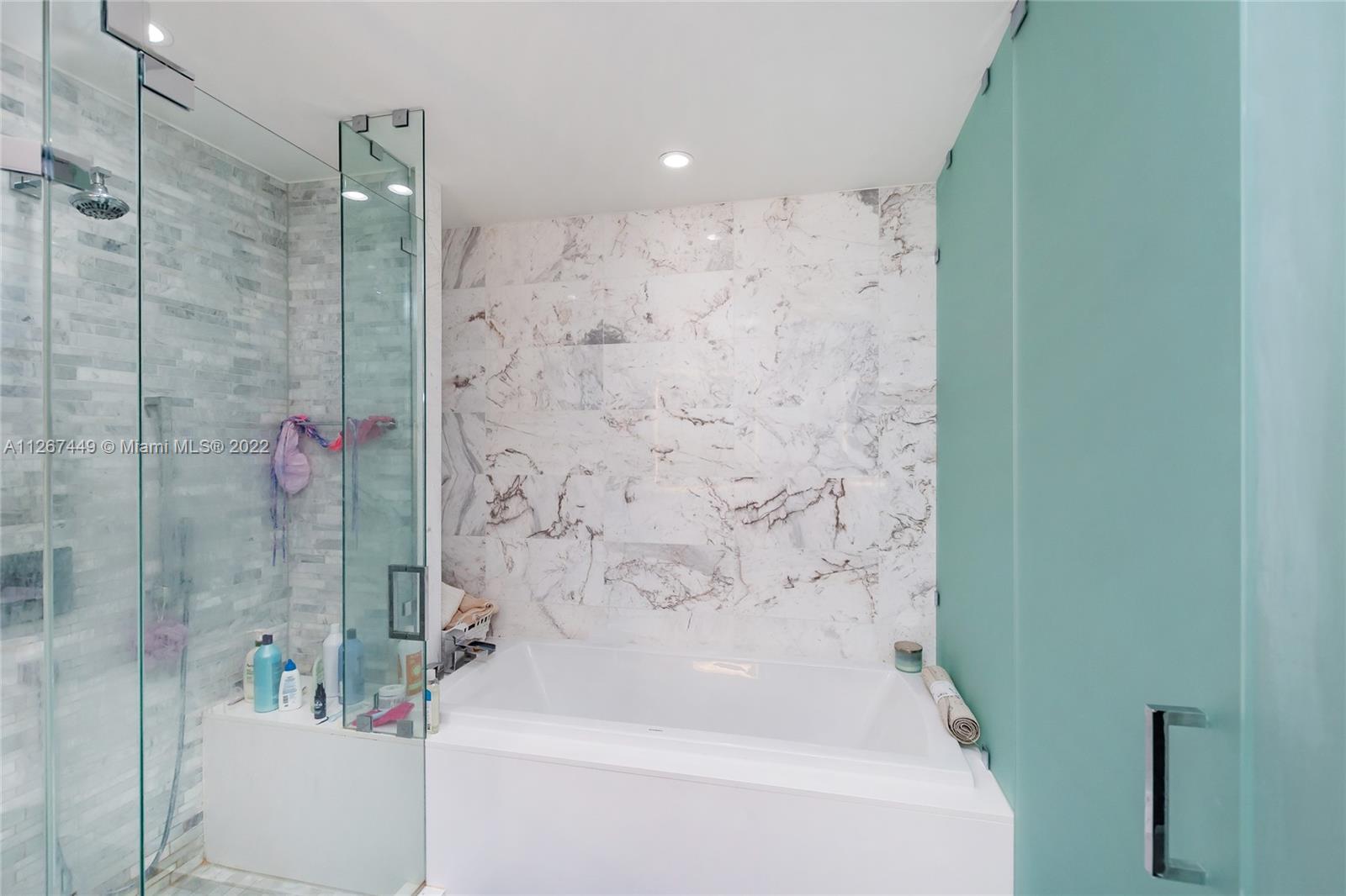 PARAMOUNT MIAMI WORLDCENT - Residential Lease