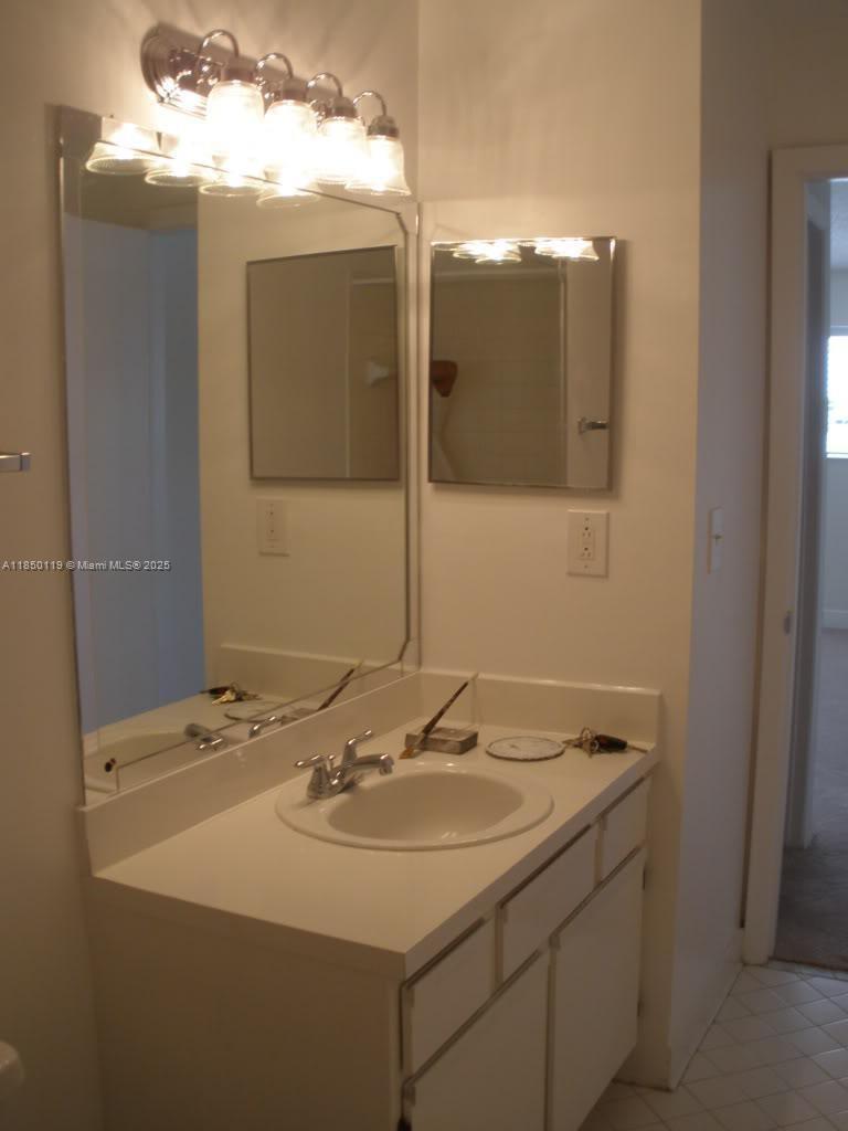 LAKEVIEW CLUB CONDO - Residential Lease