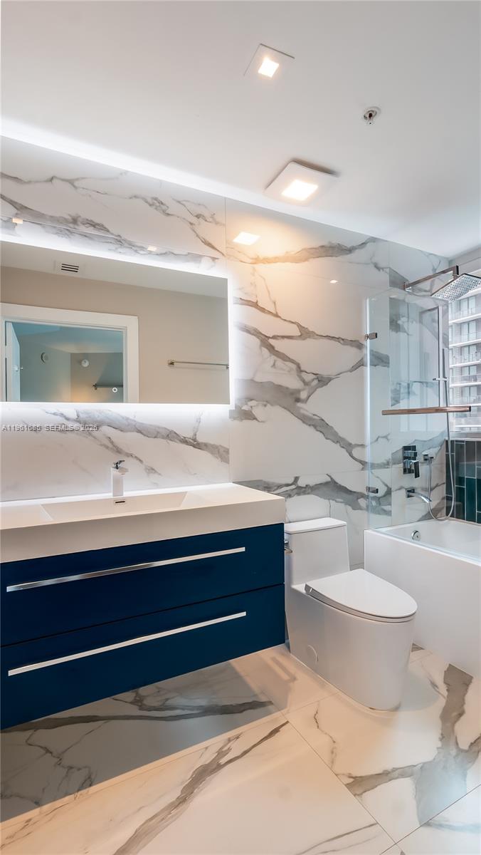 INFINITY AT BRICKELL COND - Residential