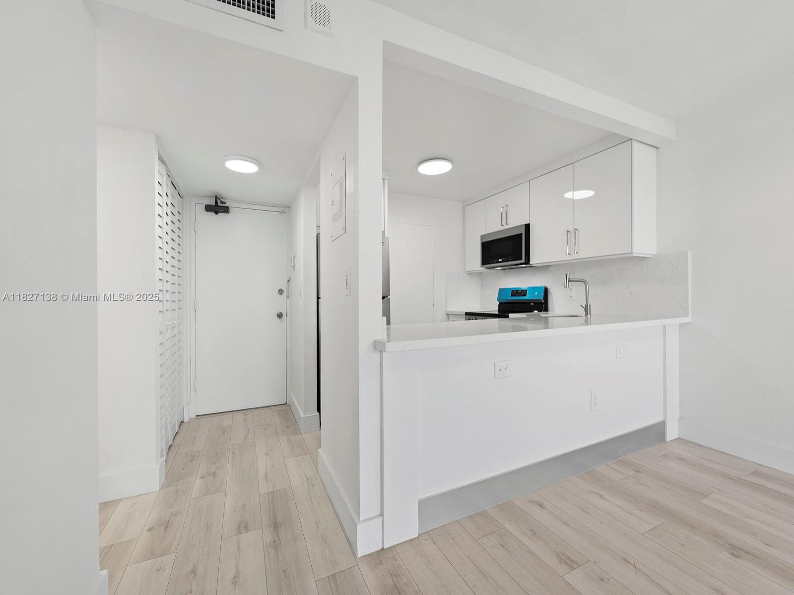 THE PRESIDENTIAL CONDO - Residential