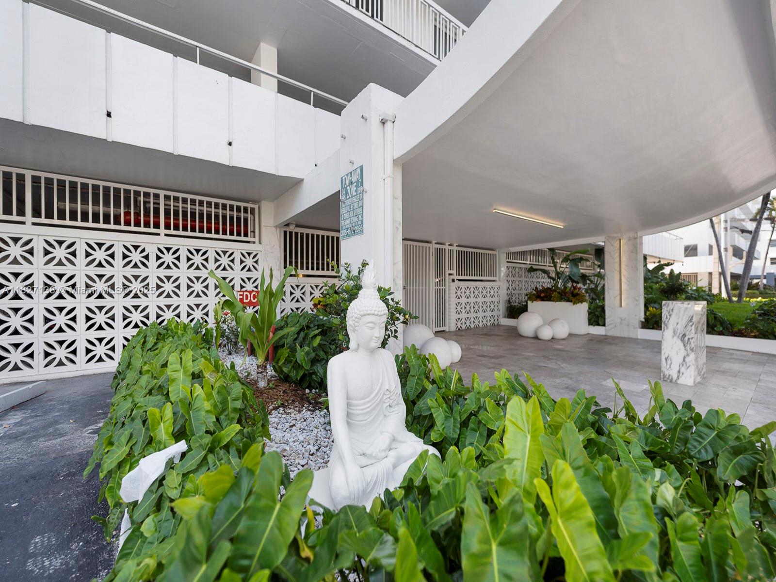 THE PRESIDENTIAL CONDO - Residential