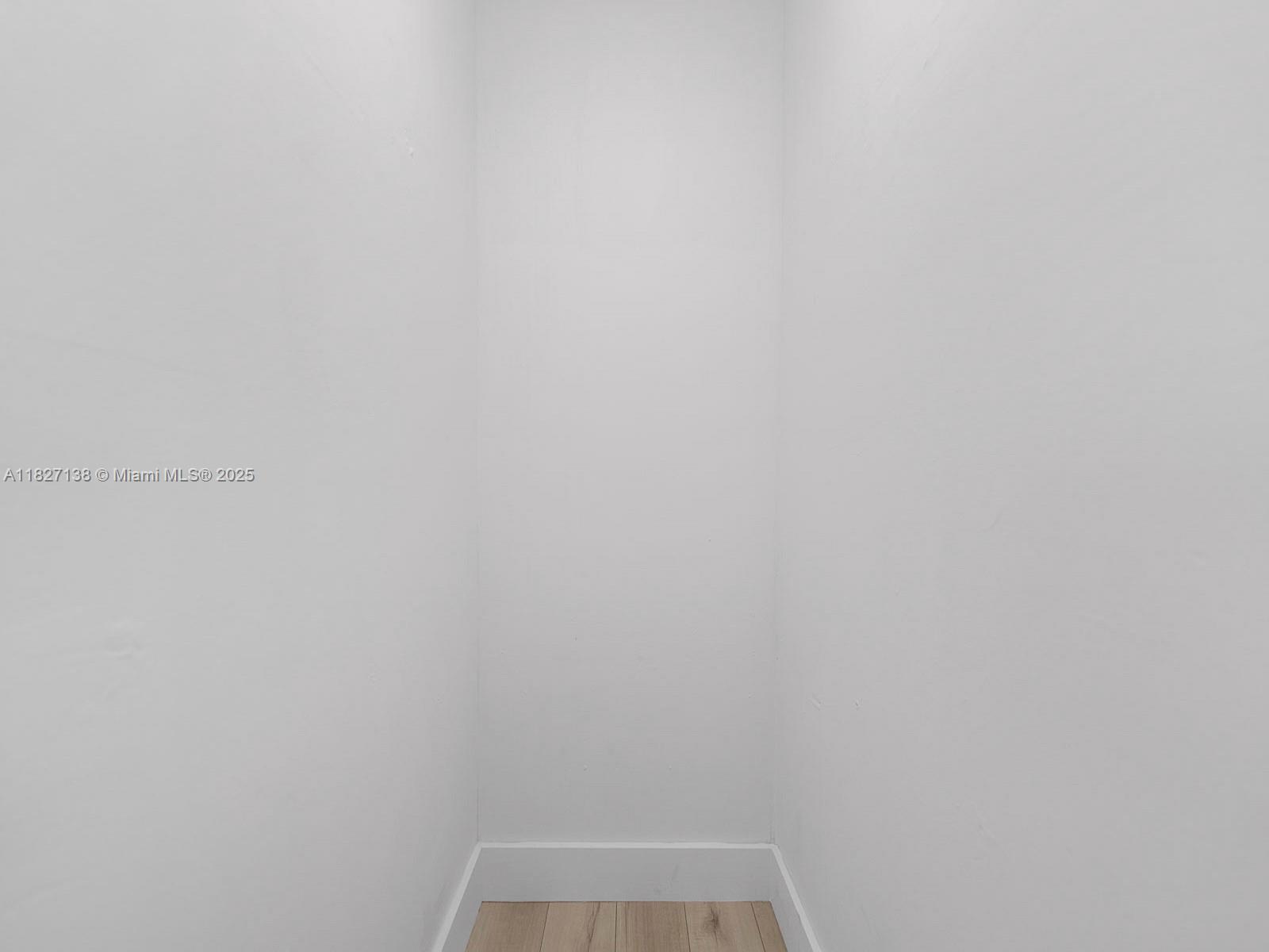 THE PRESIDENTIAL CONDO - Residential