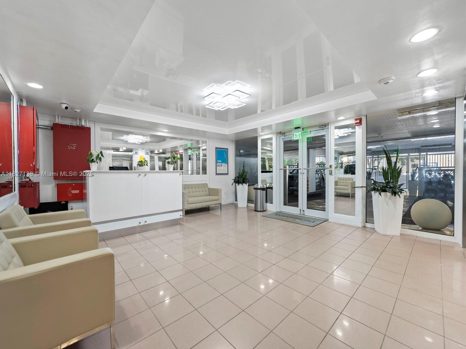 THE PRESIDENTIAL CONDO - Residential