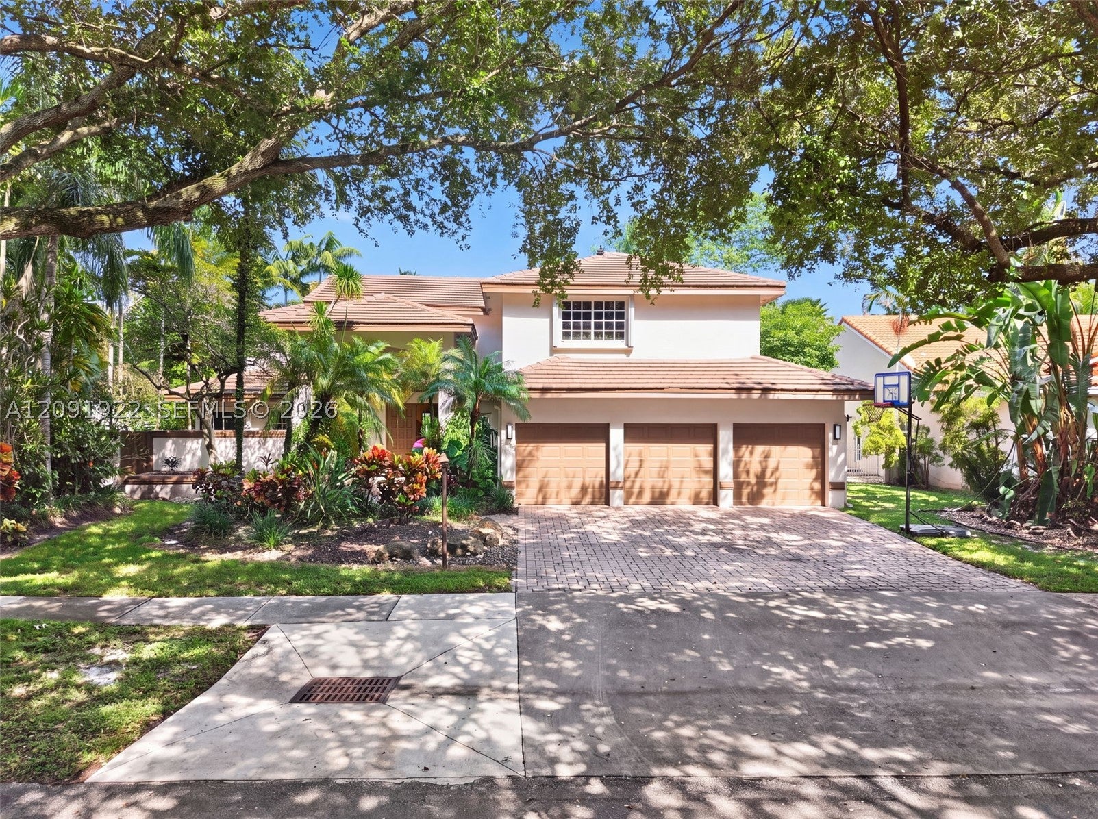 3315 Ottawa Ln
