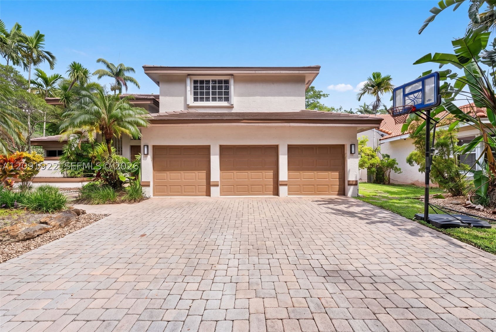 3315 Ottawa Ln