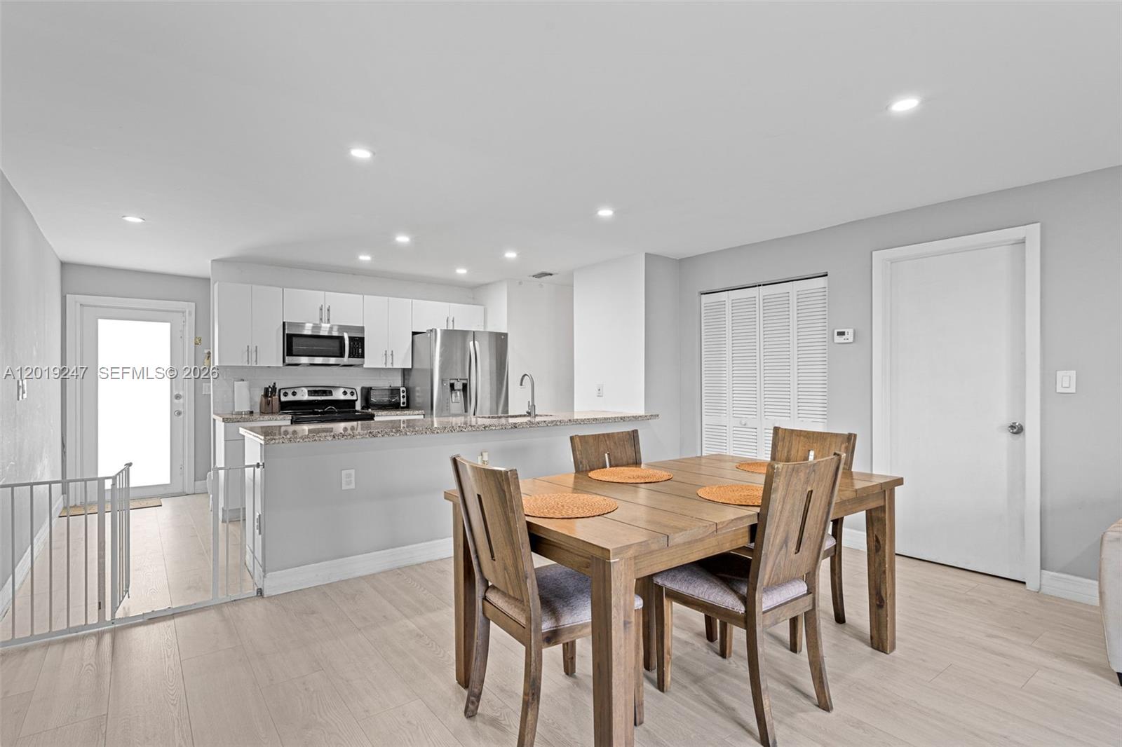 VISTA TOWNHOUSE SEC C - Residential