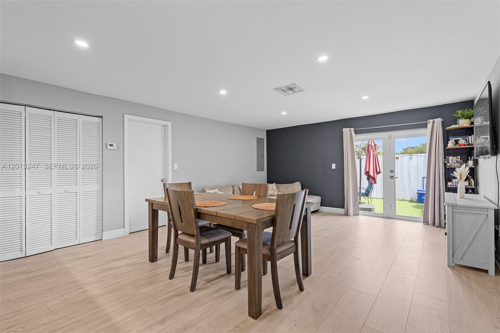 VISTA TOWNHOUSE SEC C - Residential
