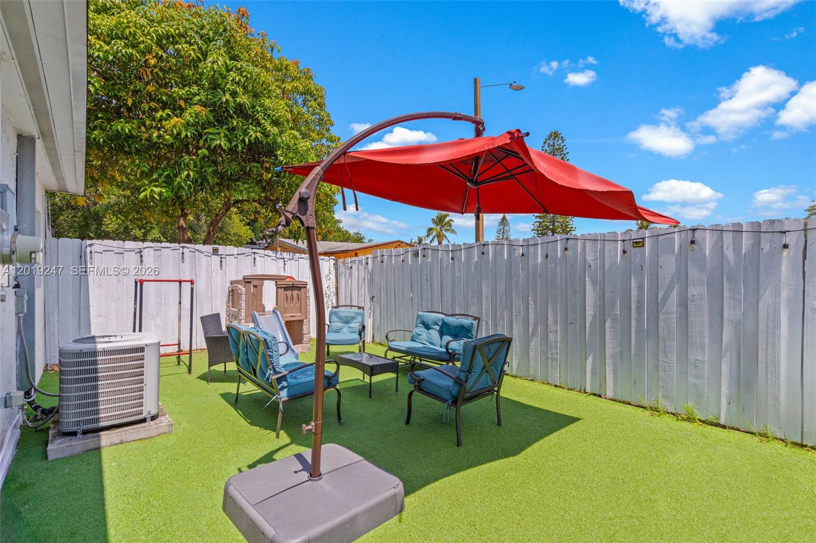 VISTA TOWNHOUSE SEC C - Residential