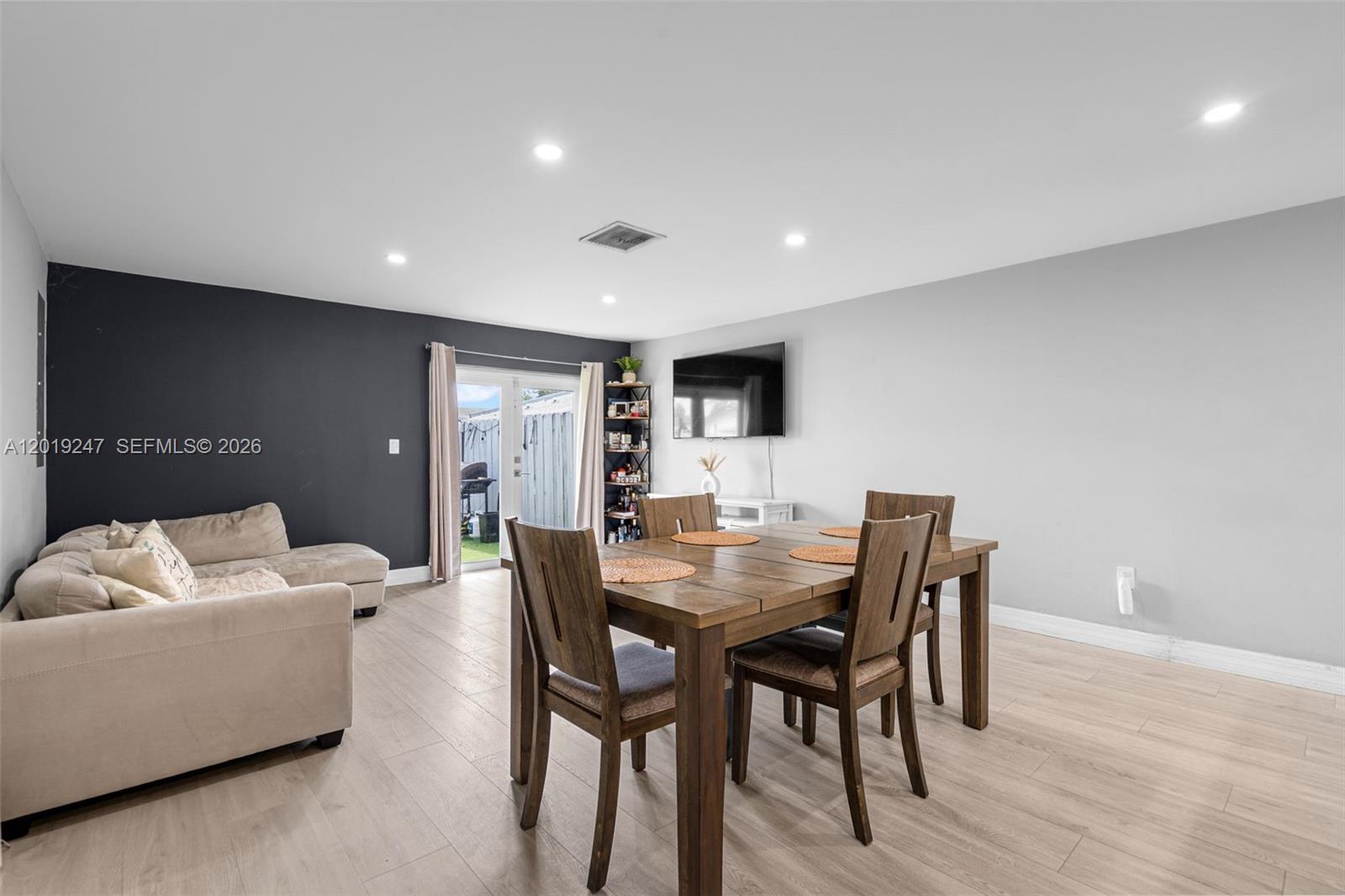 VISTA TOWNHOUSE SEC C - Residential