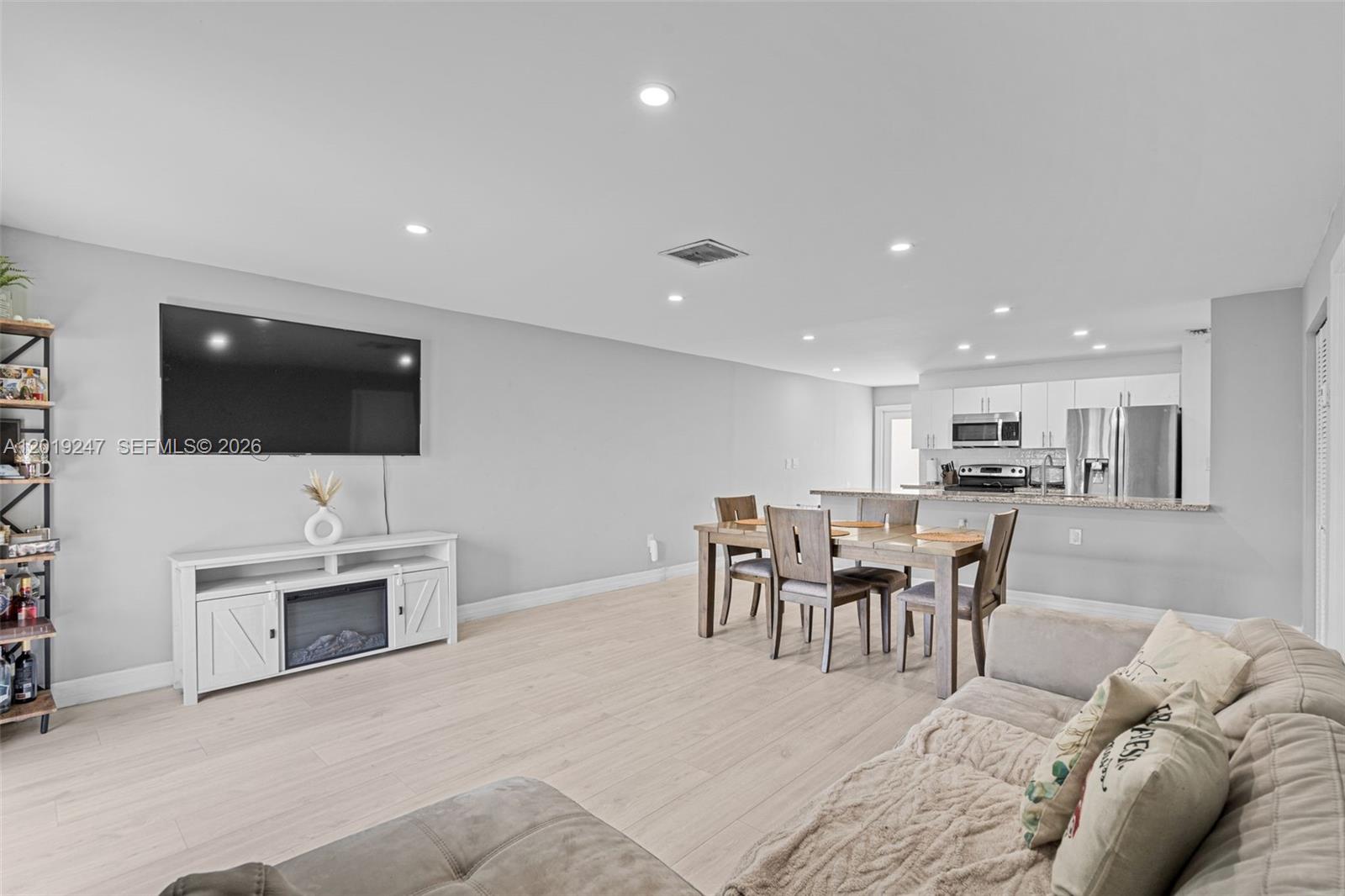 VISTA TOWNHOUSE SEC C - Residential