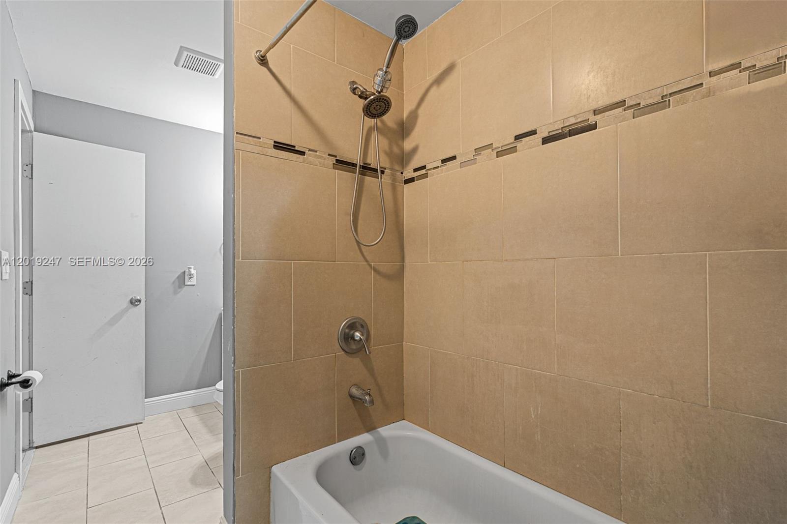 VISTA TOWNHOUSE SEC C - Residential