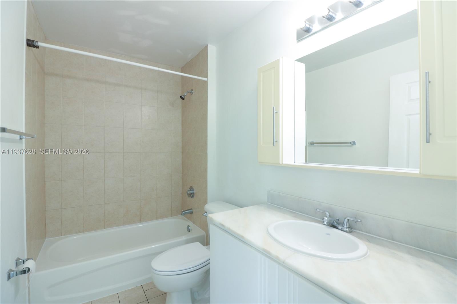 1800 BISCAYNE PLAZA CONDO - Residential Lease