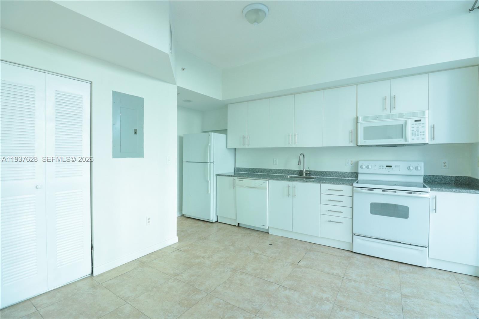 1800 BISCAYNE PLAZA CONDO - Residential Lease