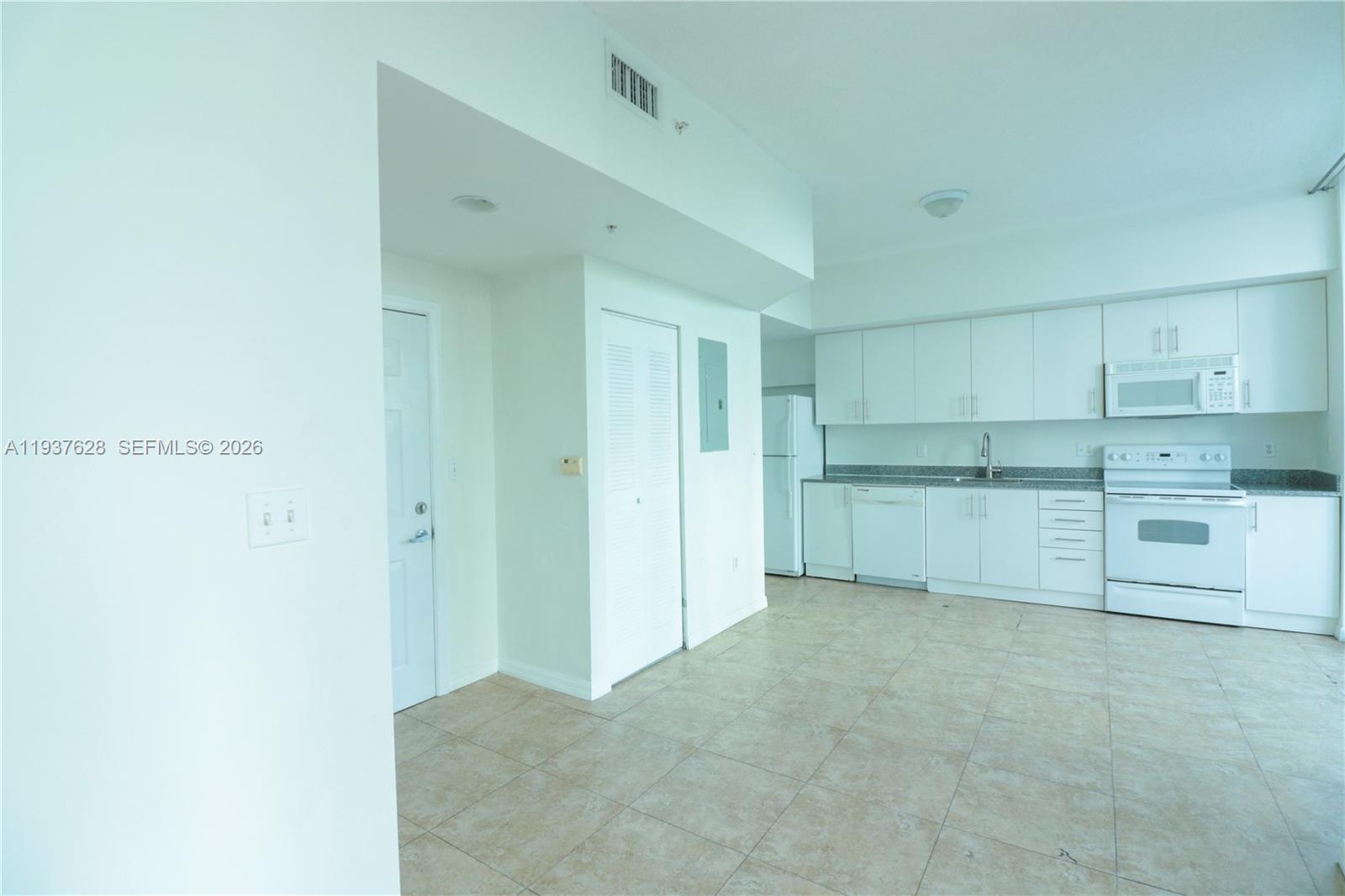 1800 BISCAYNE PLAZA CONDO - Residential Lease