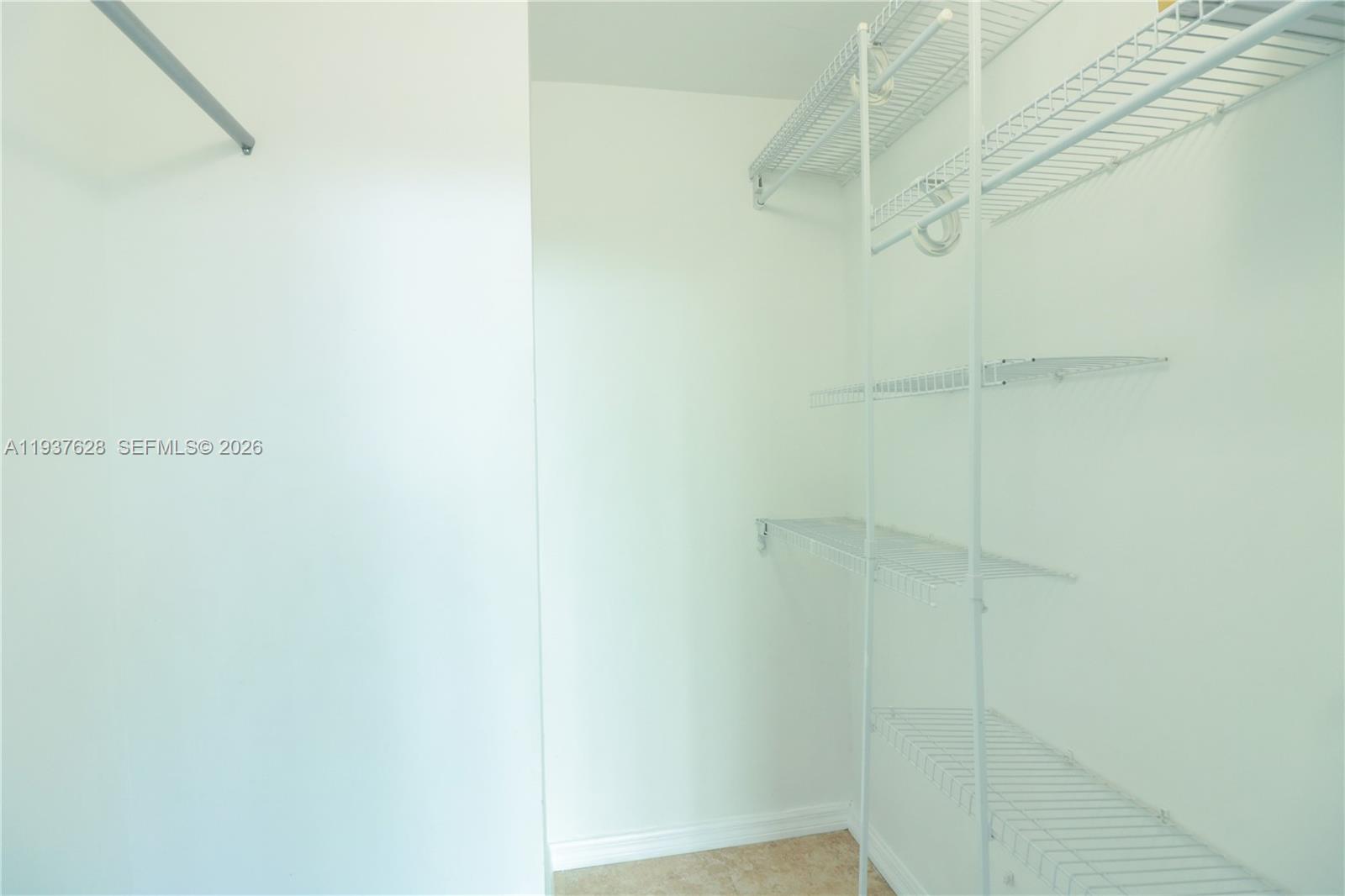 1800 BISCAYNE PLAZA CONDO - Residential Lease
