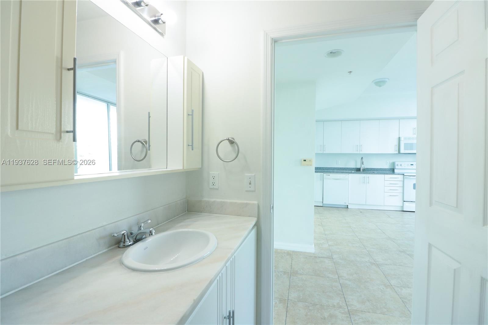 1800 BISCAYNE PLAZA CONDO - Residential Lease
