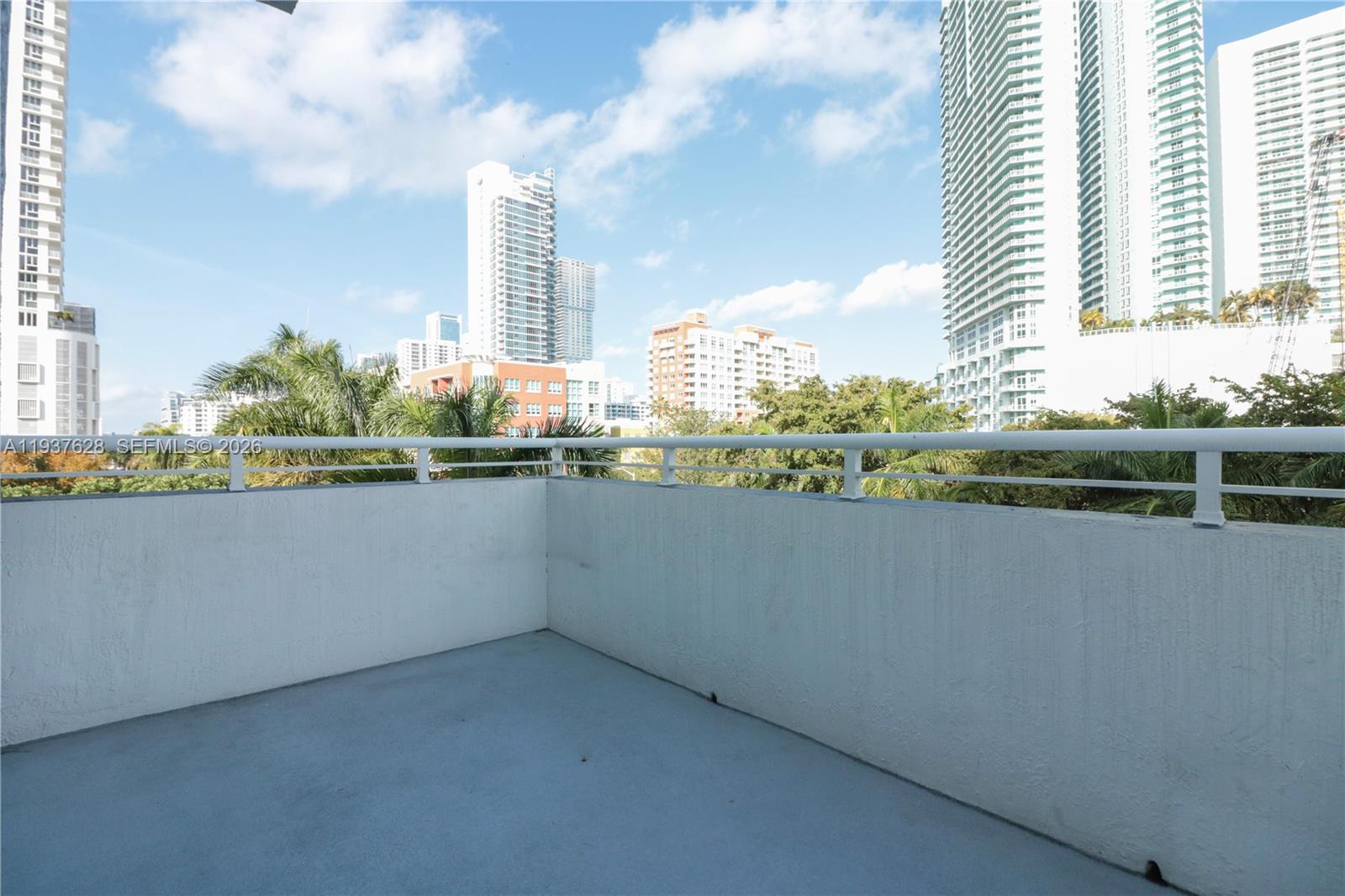 1800 BISCAYNE PLAZA CONDO - Residential Lease