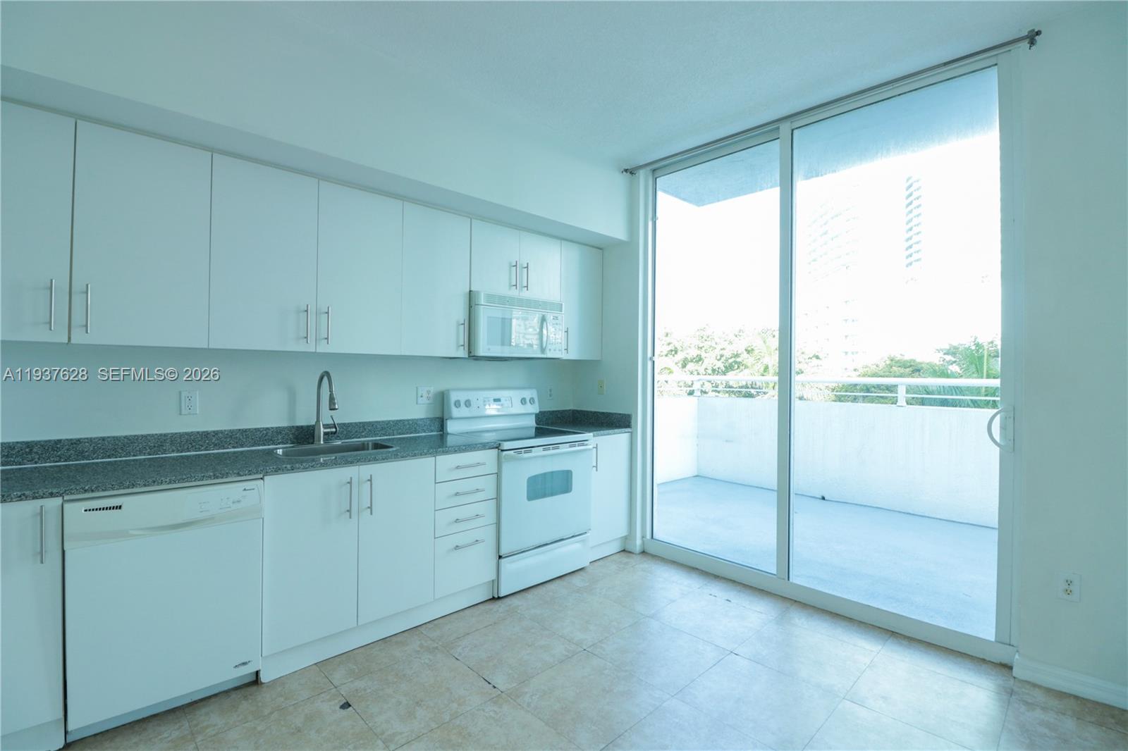 1800 BISCAYNE PLAZA CONDO - Residential Lease