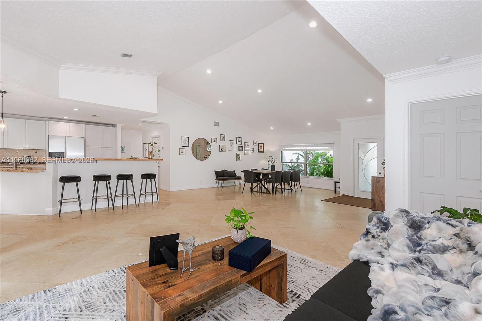 EMBASSY LAKES - Residential