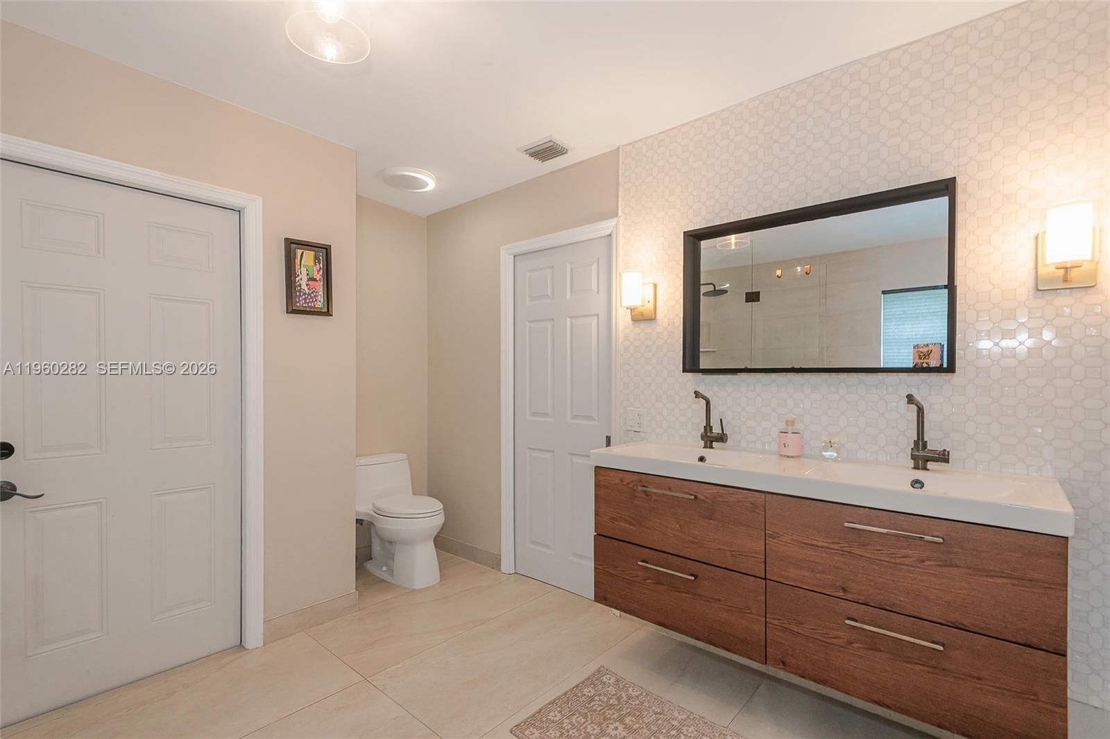 EMBASSY LAKES - Residential