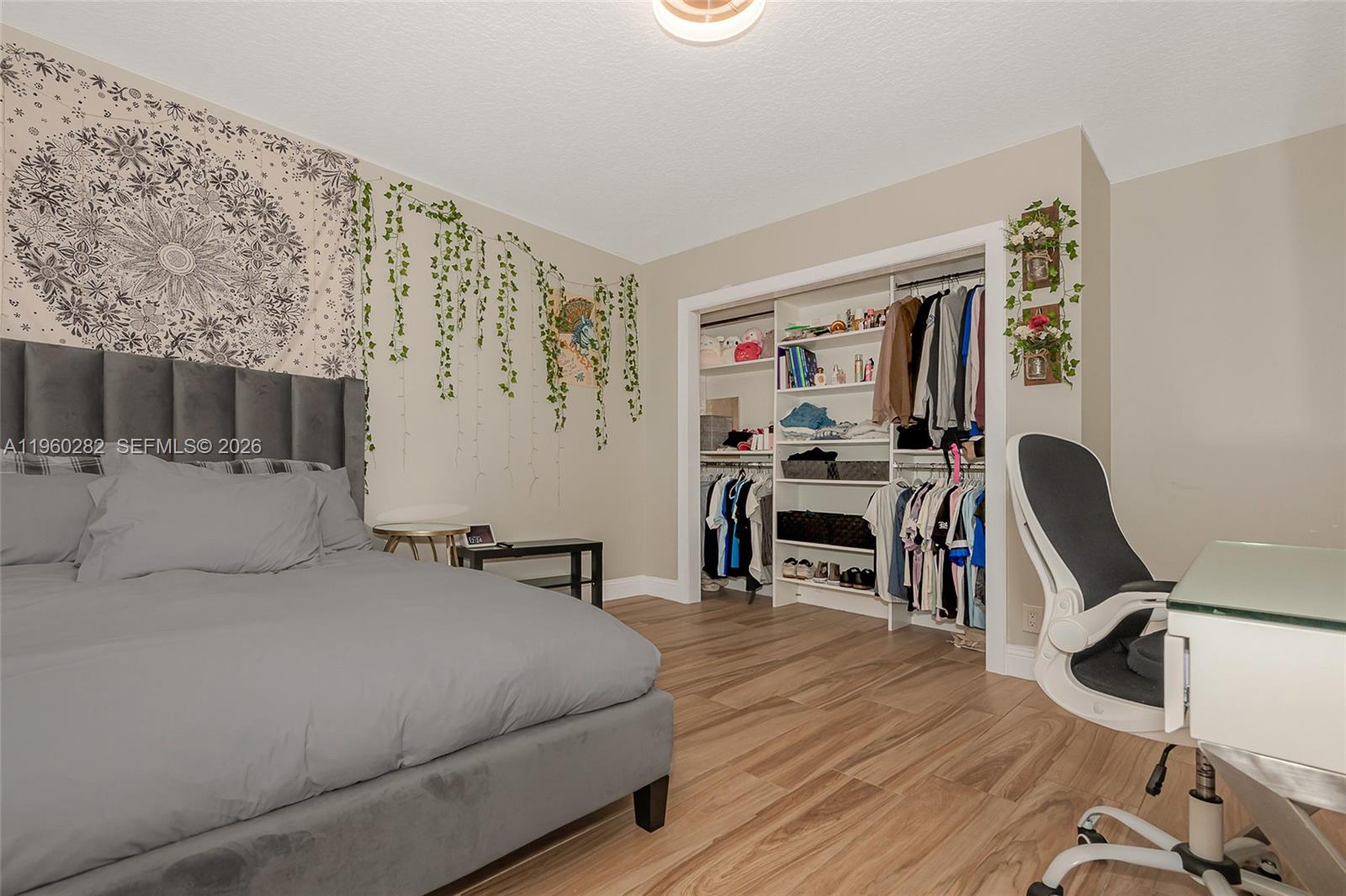 EMBASSY LAKES - Residential