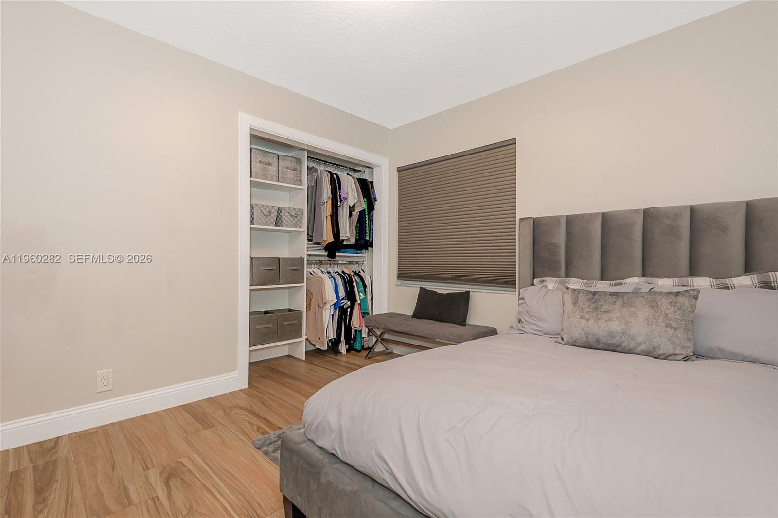 EMBASSY LAKES - Residential