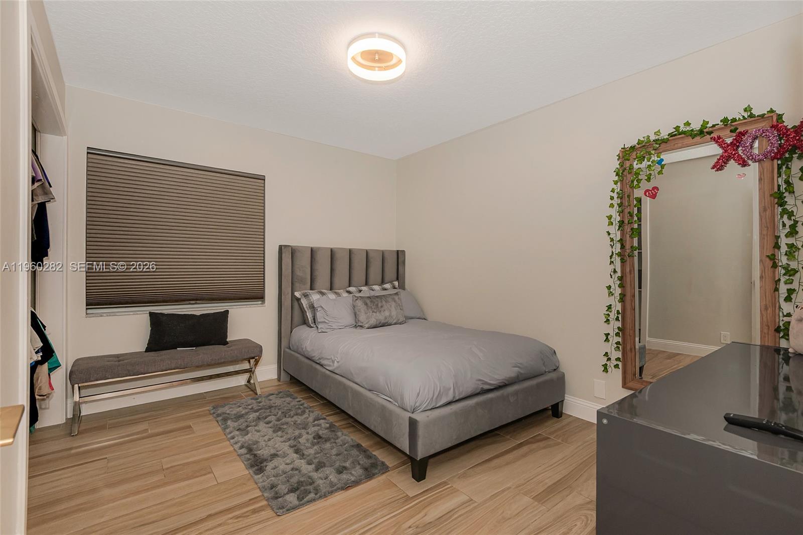 EMBASSY LAKES - Residential