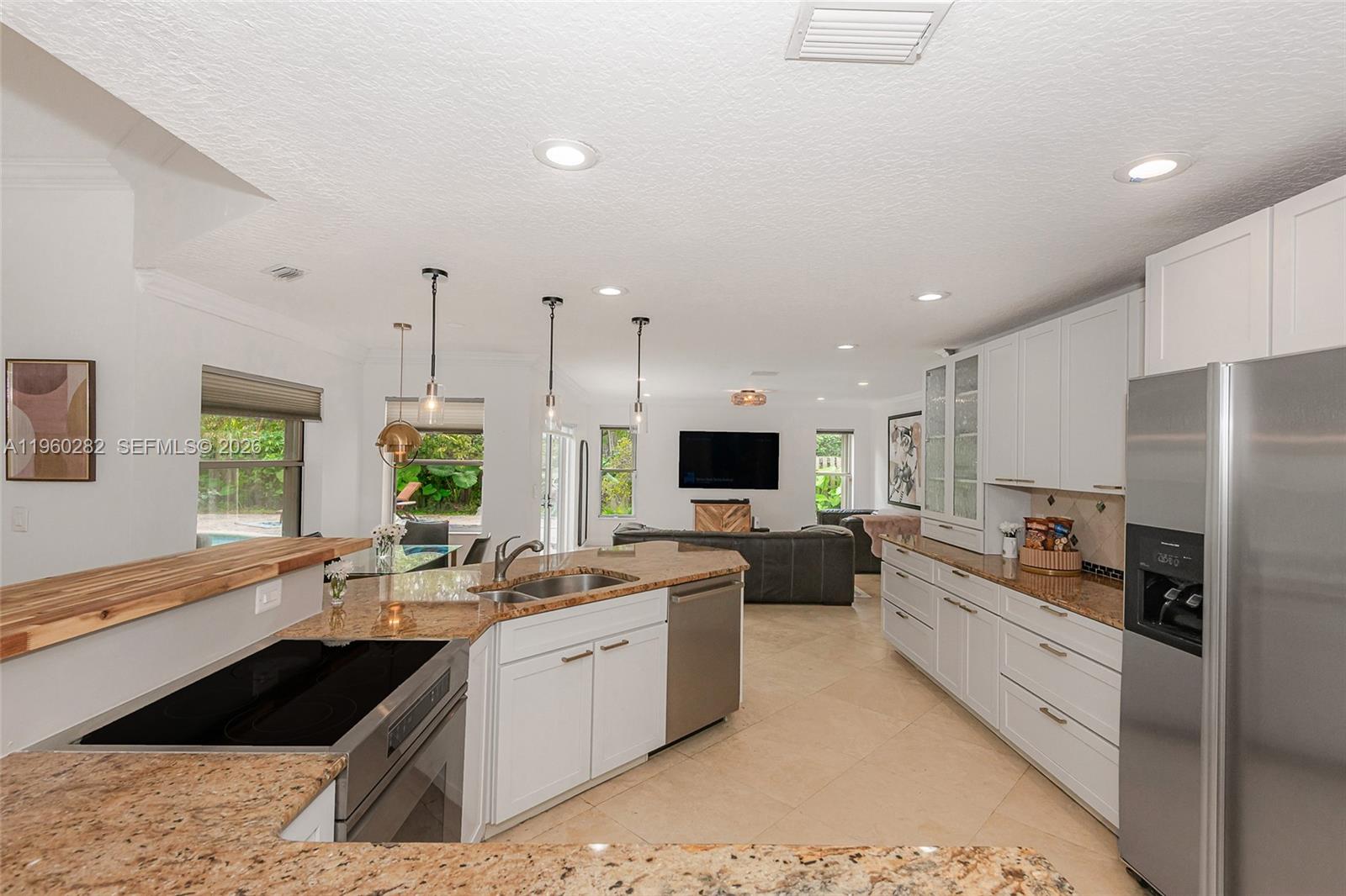 EMBASSY LAKES - Residential