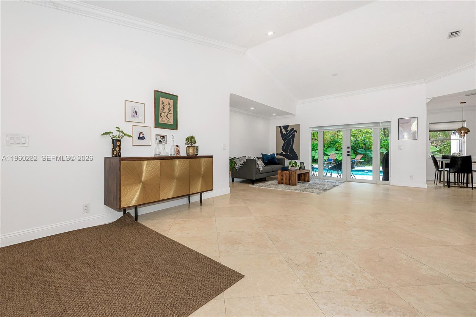 EMBASSY LAKES - Residential