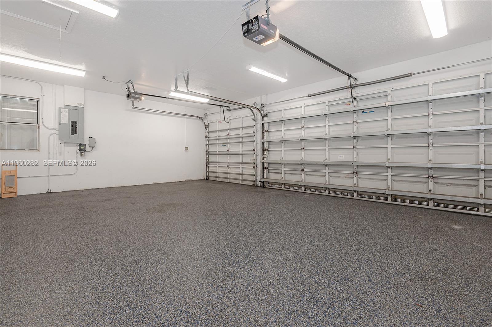 EMBASSY LAKES - Residential