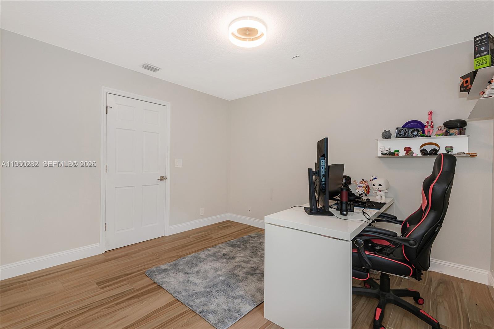 EMBASSY LAKES - Residential