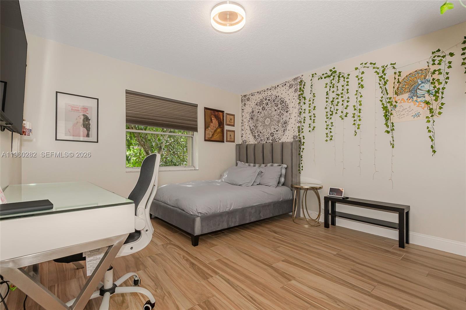 EMBASSY LAKES - Residential