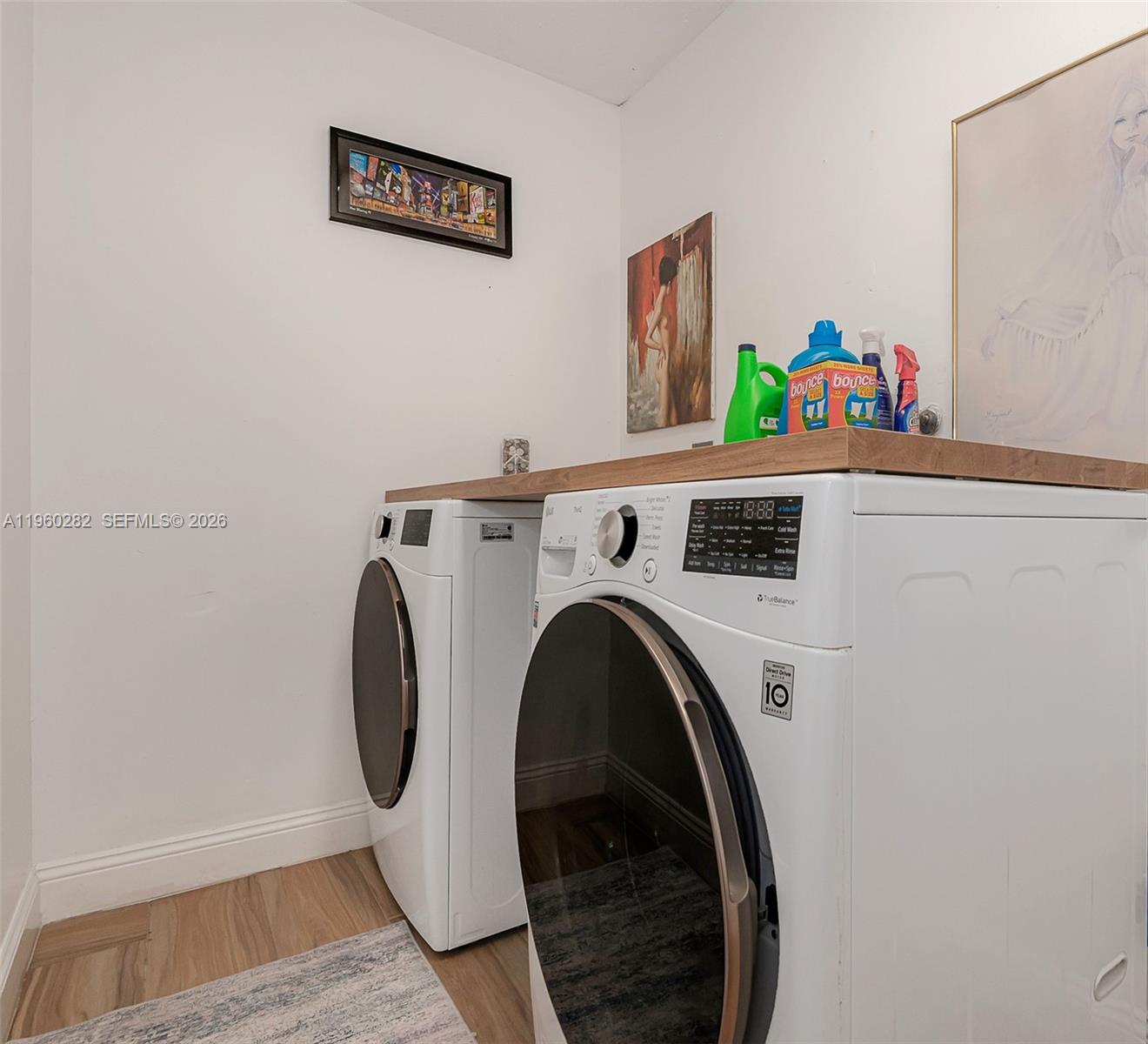 EMBASSY LAKES - Residential